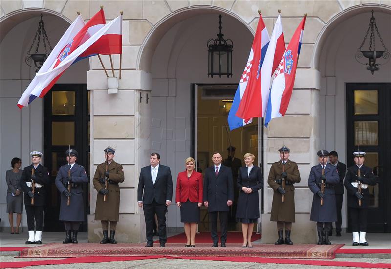 Hrvatska predsjednica počela razgovore u Varšavi s poljskim domaćinom