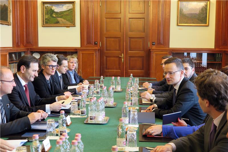 Croatia, Hungary mending relations