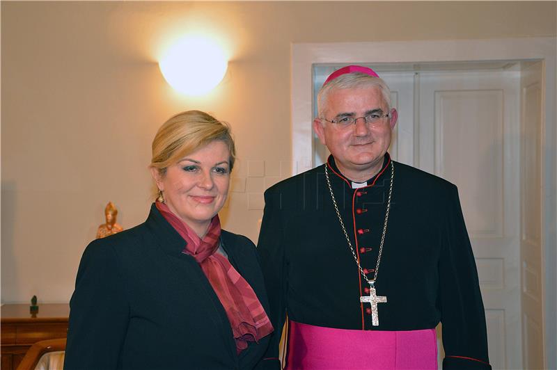 President Grabar-Kitarovic meets Dubrovnik bishop, Chicago archbishop