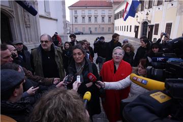 Inicijativa Kulturnjaci2016 održala konferenciju za novinare ispred zgrade Vlade