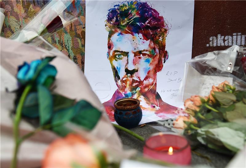 Bowie prije smrti doznao da treba postati djed