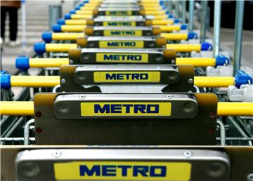 FILE GERMANY ECONOMY METRO GROUP