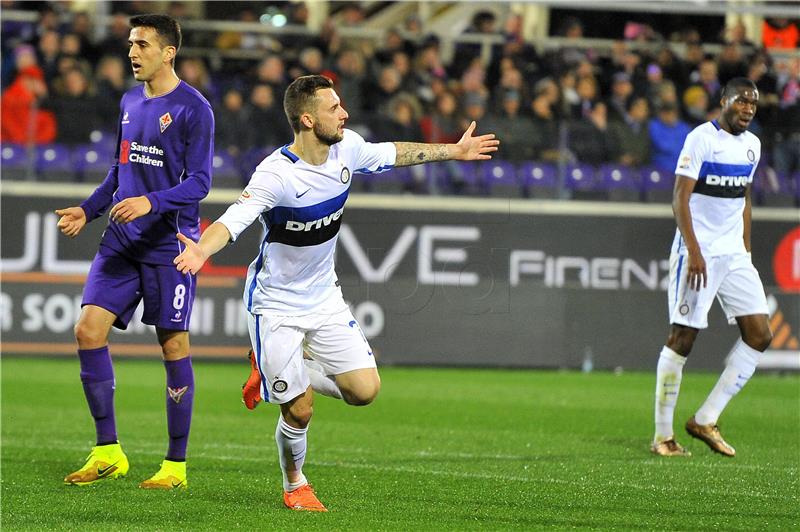 Fiorentina - Inter 2-1, pogodak Brozovića