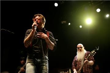 Eagles of Death Metal večeras u Parizu: Rock i suze u Olympiji