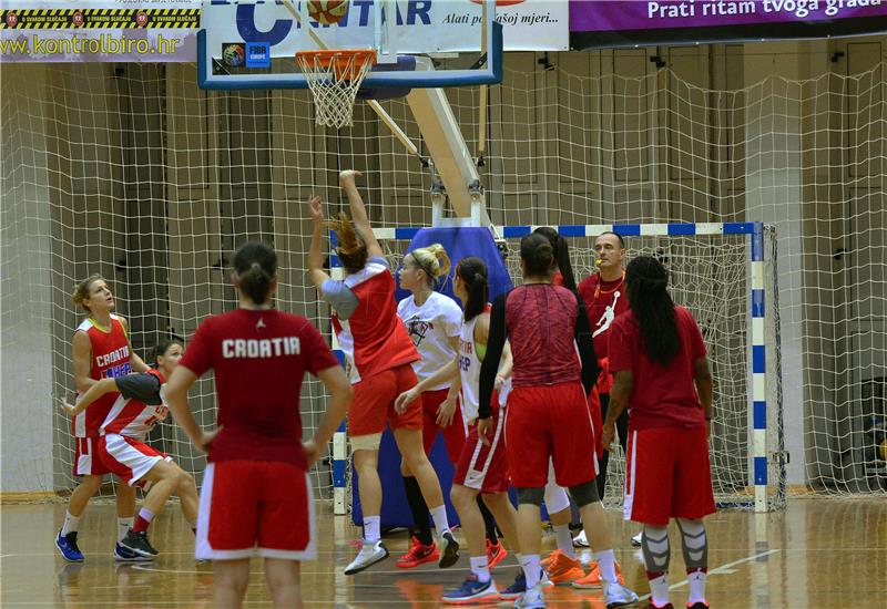 Slavonski Brod: Trening ženske košarkaške reprezentacije Hrvatske 