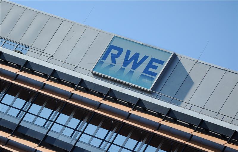 FILE GERMANY ECONOMY RWE