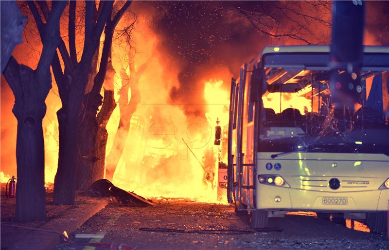 Broj žrtava nakon napada u Ankari porastao na 28 mrtvih i 61 ranjenu osobu