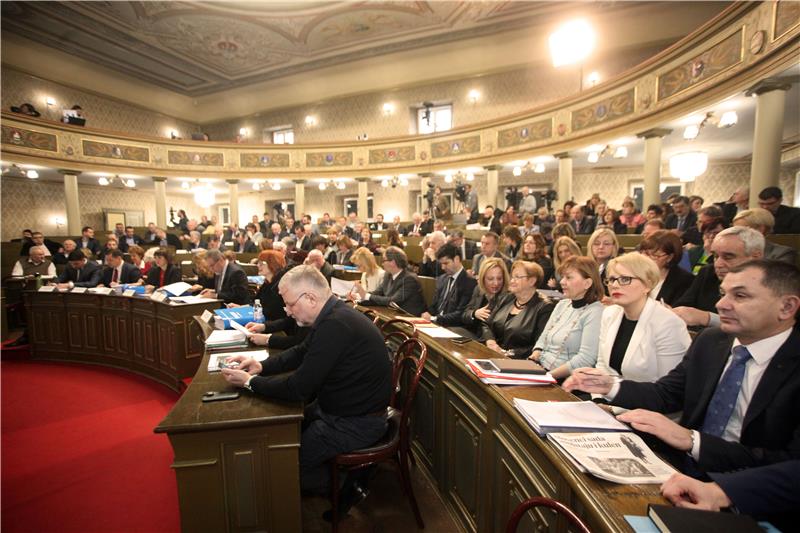 Zagreb: Balić i Srebreniković u zastupničkim klupama, predsjednik Kosor radi bez plaće