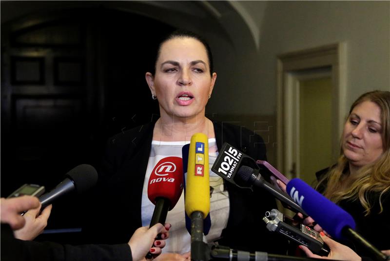 Ministrica Jurlina Alibegović dala izjavu za medije