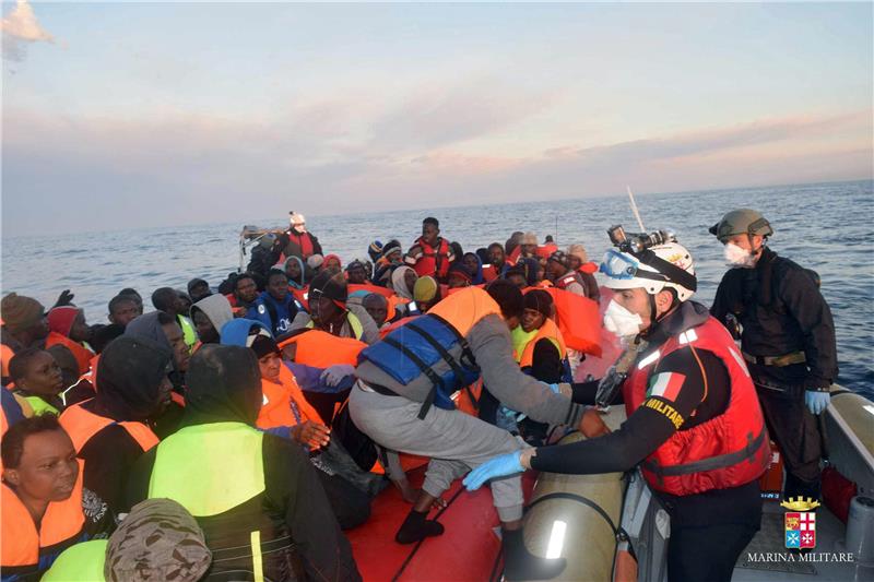 AT SEA ITALY MIGRATION REFUGEES RESCUE