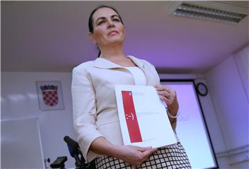 Ministrica Jurlina Alibegović predstavila publikaciju "Javna uprava vama na usluzi"