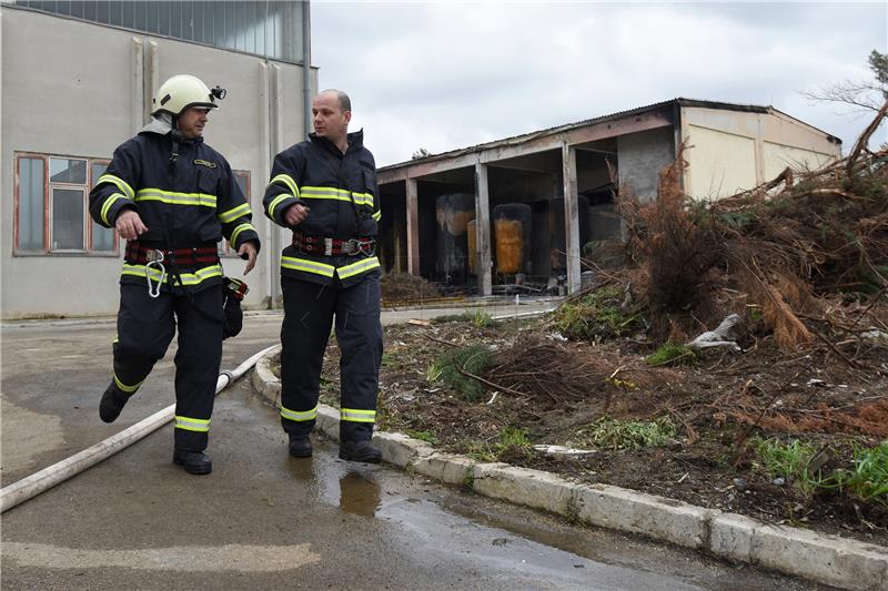 Požar u benkovačkoj tvornici lokaliziran