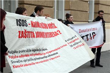 Javna akcija protiv TTIP-a ispred Hrvatskog sabora