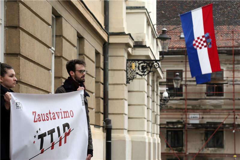 Javna akcija protiv TTIP-a ispred Hrvatskog sabora