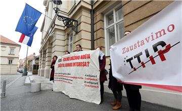 Javna akcija protiv TTIP-a ispred Hrvatskog sabora