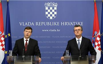 Konferencija za medije premijera Oreškovića i Valdisa Dombrovskisa