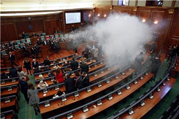 KOSOVO PARLIAMENT TEAR GAS