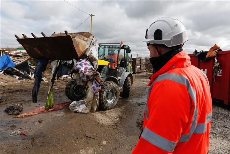 FRANCE CALAIS MIGRATION CAMP