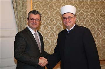 Premijer Orešković i muftija Hasanovićem: odnosi Vlade RH i Islamske zajednice u Hrvatskoj primjer članicama EU