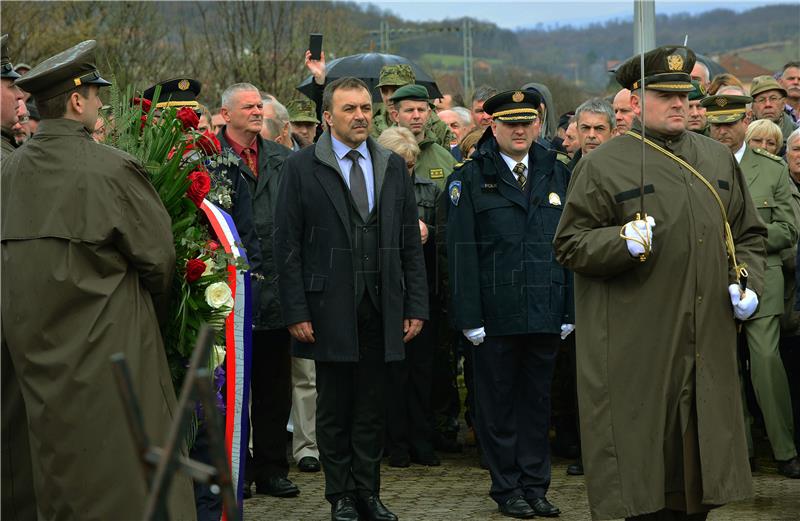 Orepić u Pakracu: Razmišlja se o mogućem slanju vojske na granice, u stanju pripravnosti 