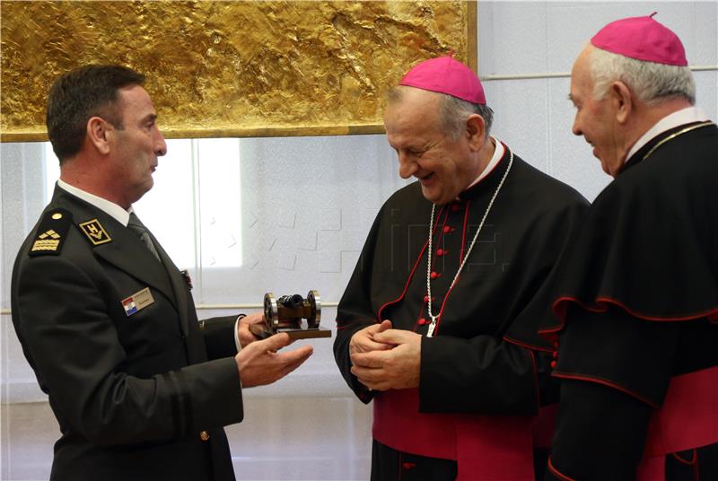 Svečanost u prigodi primopredaje službe vojnoga biskupa za Republiku Hrvatsku