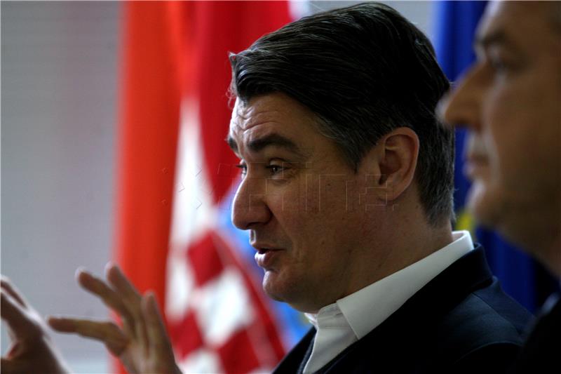 Milanović: Hrvatska nema vlast ni premijera pa predsjednica uzima ovlasti