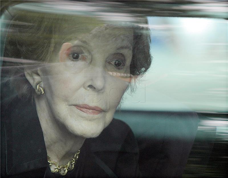 Umrla Nancy Reagan