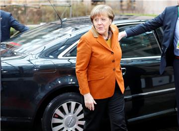 Merkel, Juncker don't want declaration to mention closing of Western Balkans migrant route