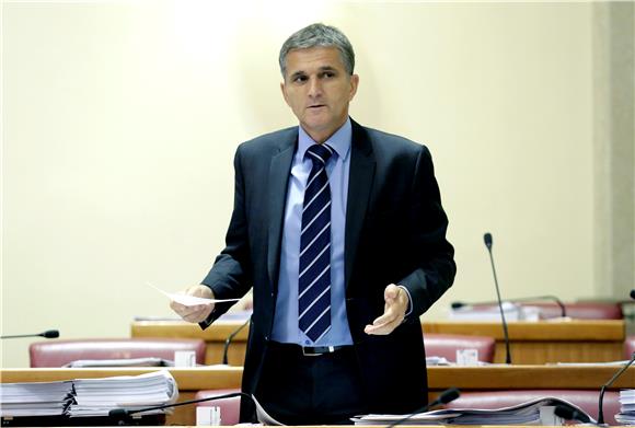 HDZ MP accuses central bank of destroying small banks