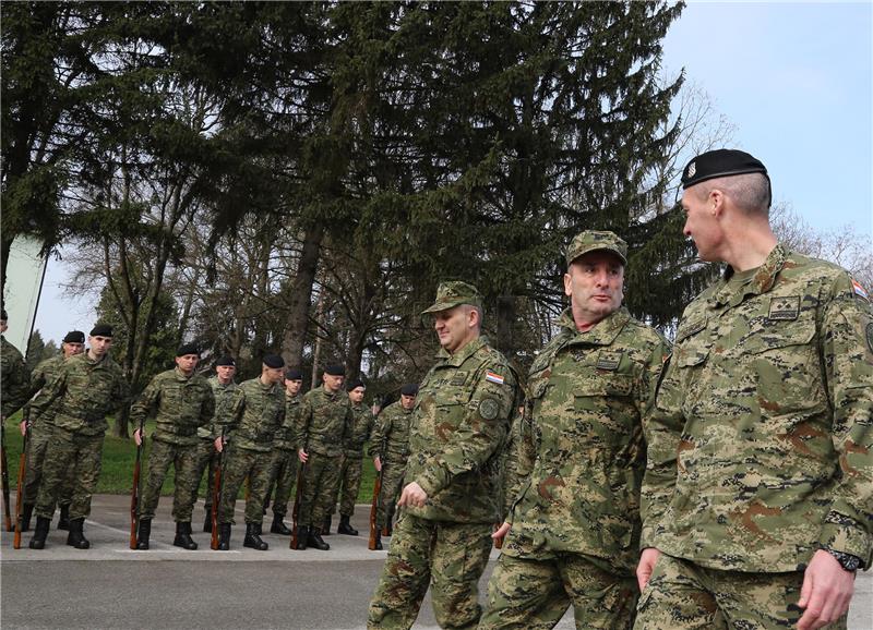 General Šundov obišao Gardijsko oklopno mehaniziranu brigadu u Vinkovcima