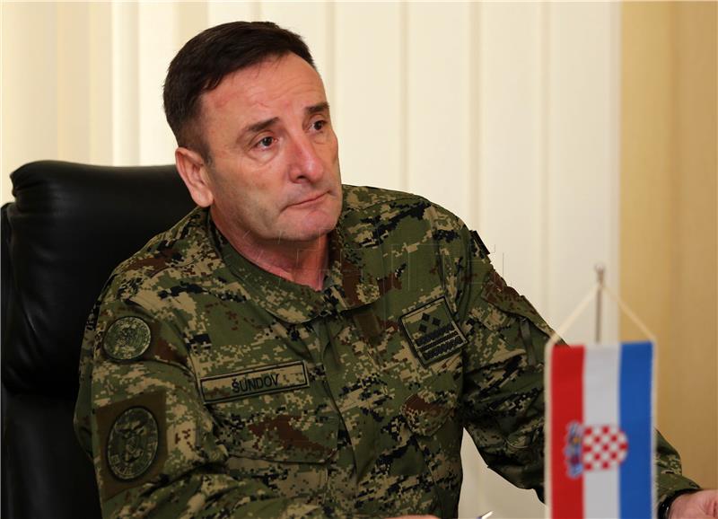 General Šundov obišao Gardijsko oklopno mehaniziranu brigadu u Vinkovcima