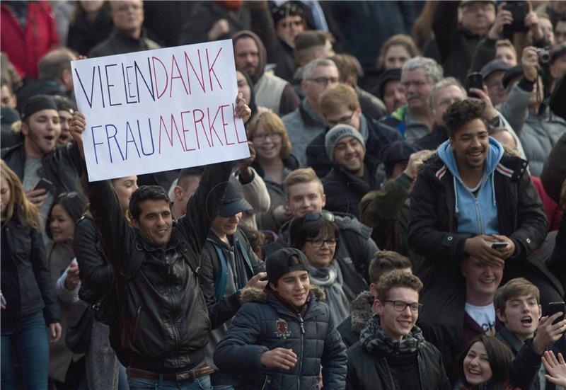 Merkel protiv zatvaranje balkanske rute, ali joj odgovara - mediji