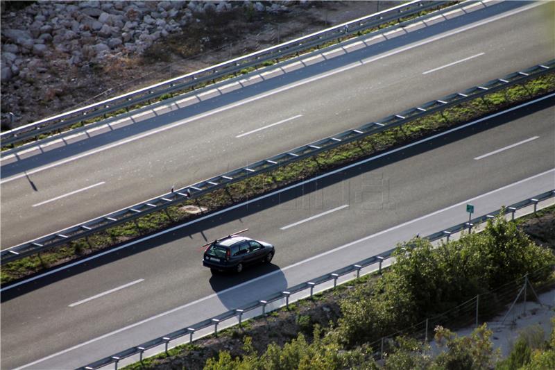 HAK: zbog olujnog vjetra zatvorena A1 između Svetog Roka i Posedarja  