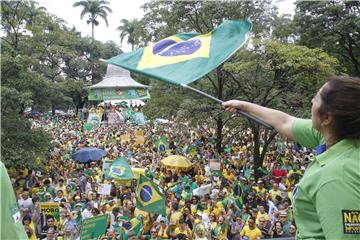 Neviđeni prosvjedi protiv predsjednice Rousseff okupili više od 3 milijuna ljudi