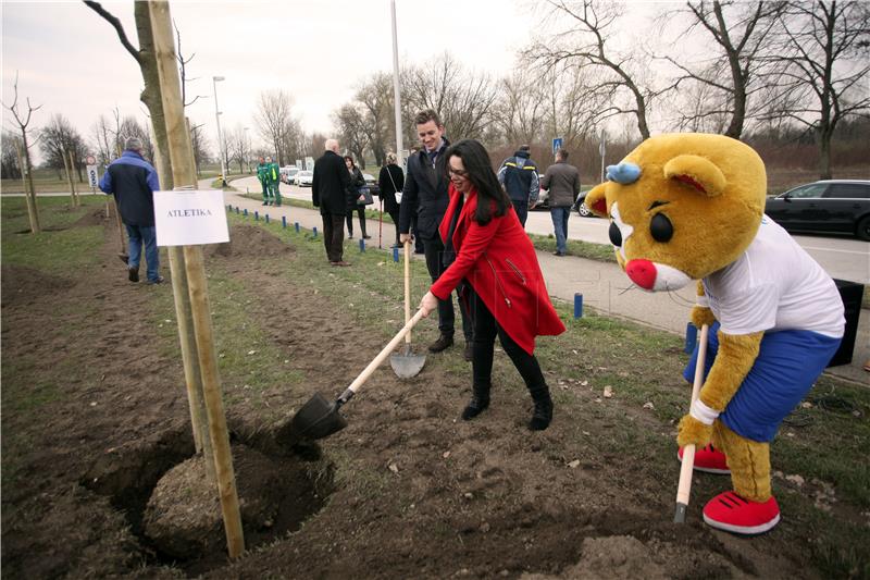 Ususret Europskim sveučilišnim igrama na Jarunu započela sadnja 500 sadnica stabala