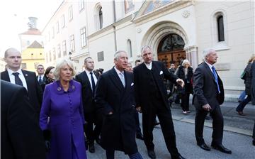 Princ Charles i vojvotkinja Camilla prošetali Gornjim gradom