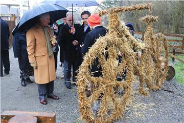 Princ od Walesa posjetio Eko-centar "Zlatna Greda" u Baranji