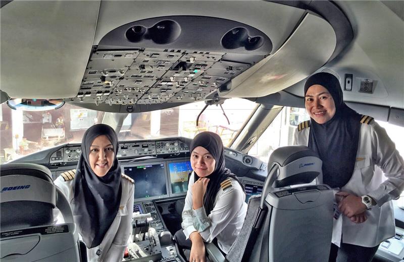 BRUNEI FEMALE FLIGHT CREW