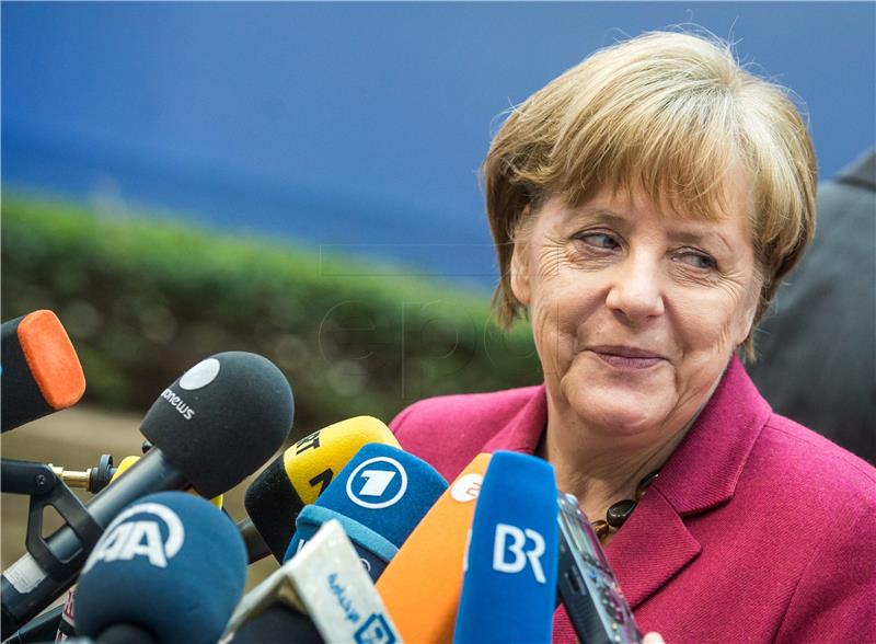 Merkel oprezno optimistična, Britanija neće ukidati vize Turcima