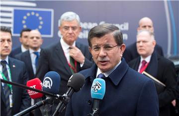 Davutoglu optimist u pogledu sporazuma s EU-om o rješavanju migrantske krize