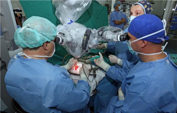 Lovran clinic conducts advanced wrist arthroscopy 