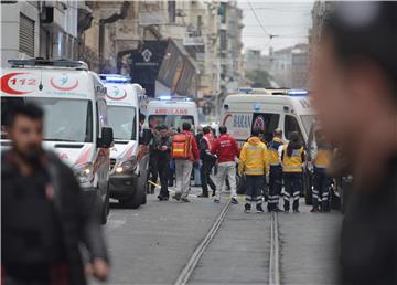 Dva mrtva i sedam ranjenih u samoubilačkom napadu u Istanbulu