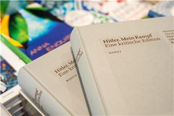 Hitlerov "Mein Kampf" prodan za 20. 655 američkih dolara