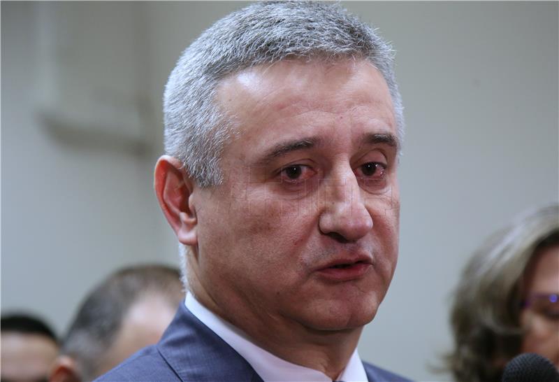 Karamarko predao potpise kandidature za predsjednika HDZ-a 