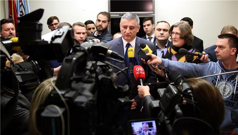 Karamarko predao potpise kandidature za predsjednika HDZ-a 