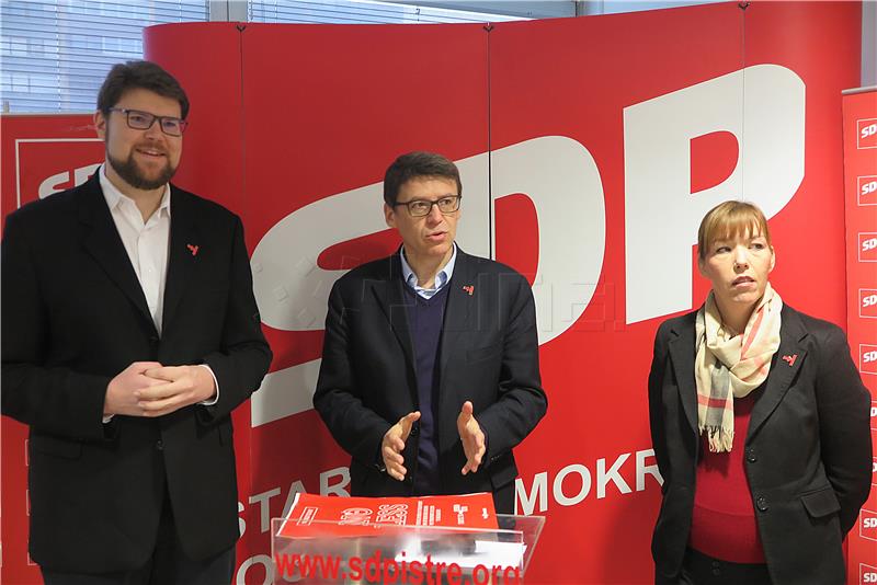 Jovanović (SDP): Hrvatska ima tri centra nemoći - dva potpredsjednika Vlade bez resora i premijera