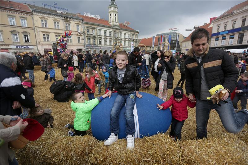 World's biggest Easter nest built in Osijek