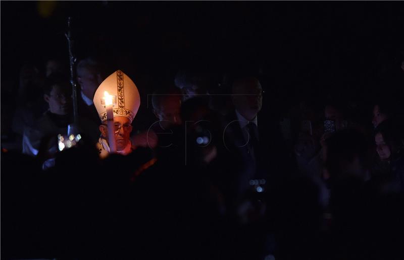 VATICAN POPE EASTER VIGIL