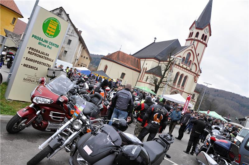 Slovenija: na tradicionalni uskrsni blagoslov motora došlo 5000 vozila i motorista