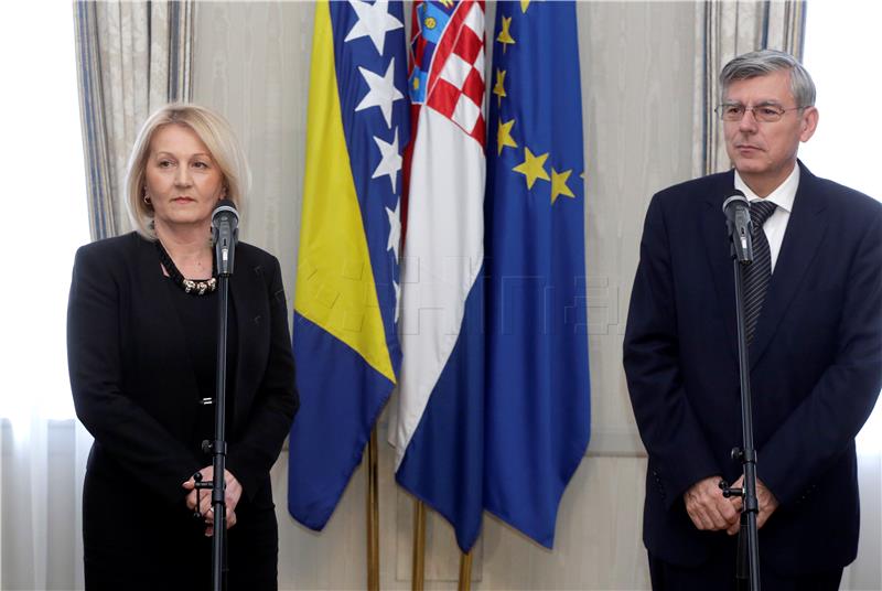 Bosnia, Croatia can resolve outstanding issues through good will, officials say